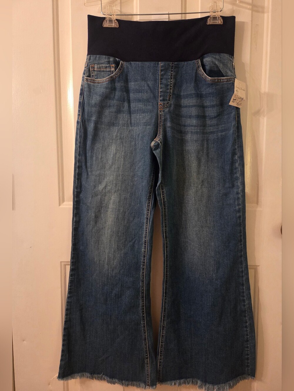 M RENA Maternity Wide Leg Raw Hem Jeans Size Large NWT